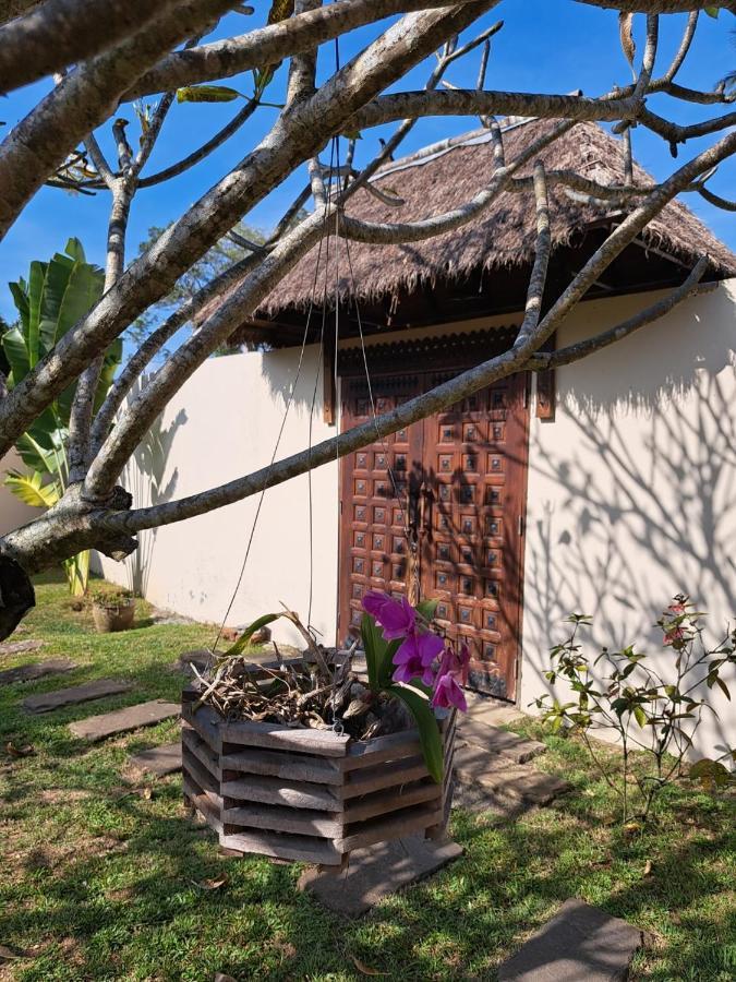 Laura Guest House-Adult Only- Hua Thanon  Buitenkant foto
