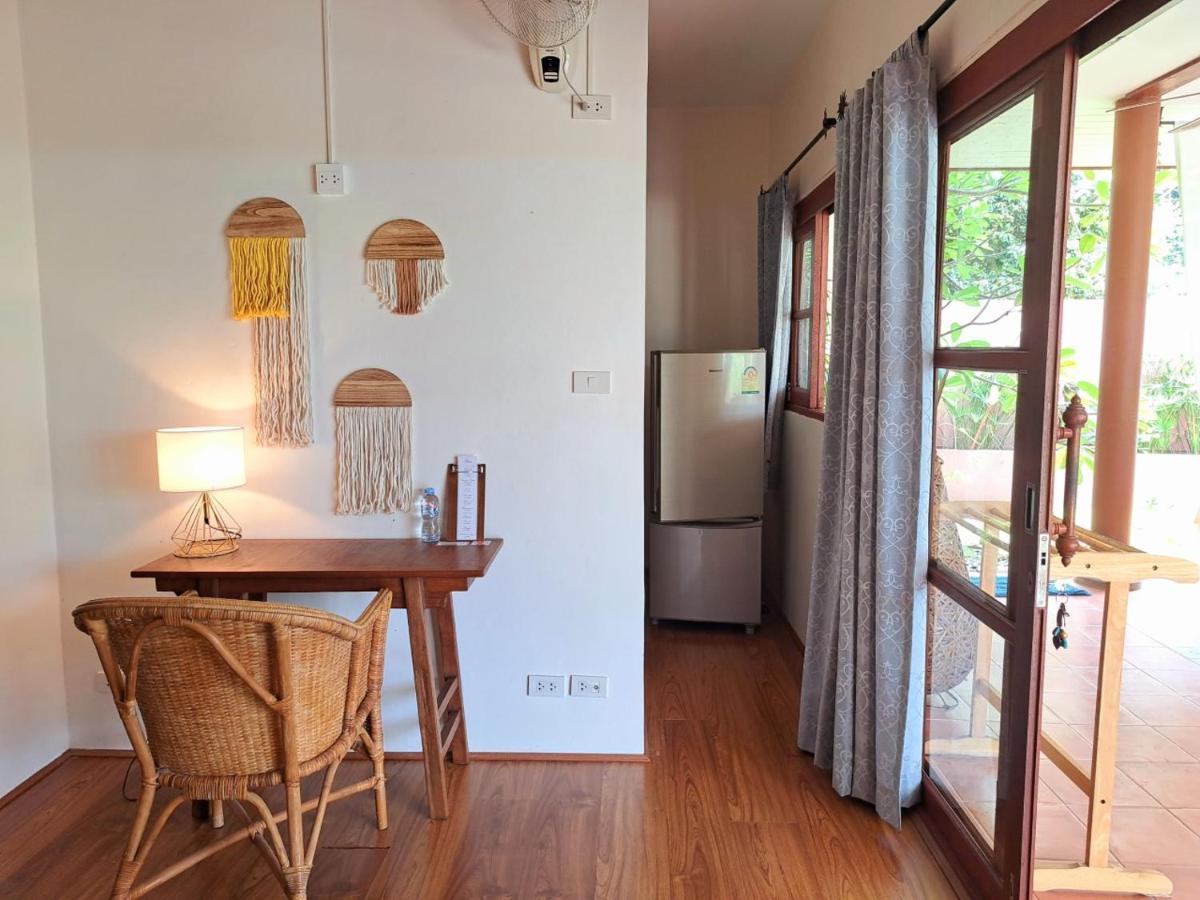 Laura Guest House-Adult Only- Hua Thanon  Buitenkant foto