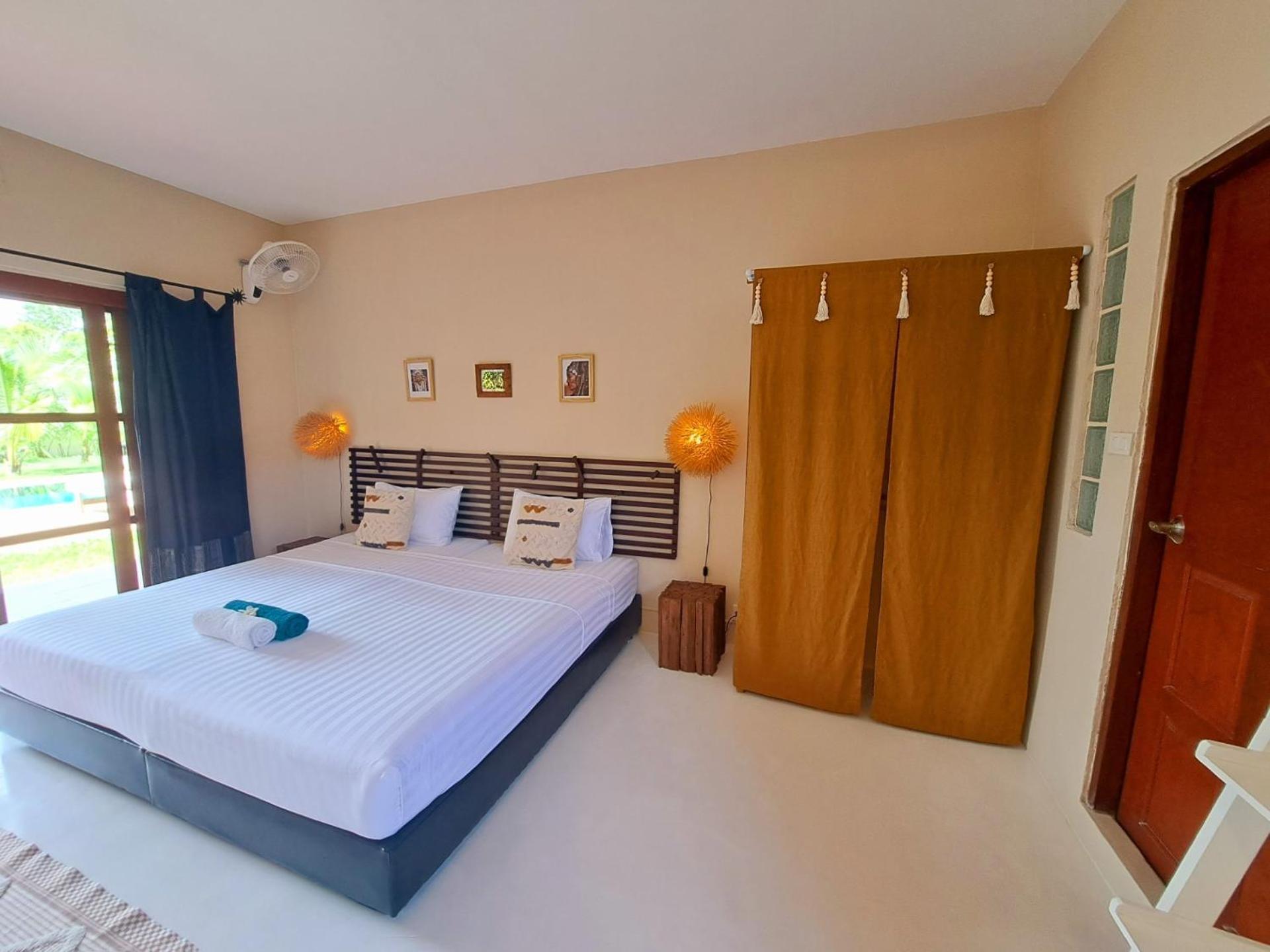 Laura Guest House-Adult Only- Hua Thanon  Buitenkant foto