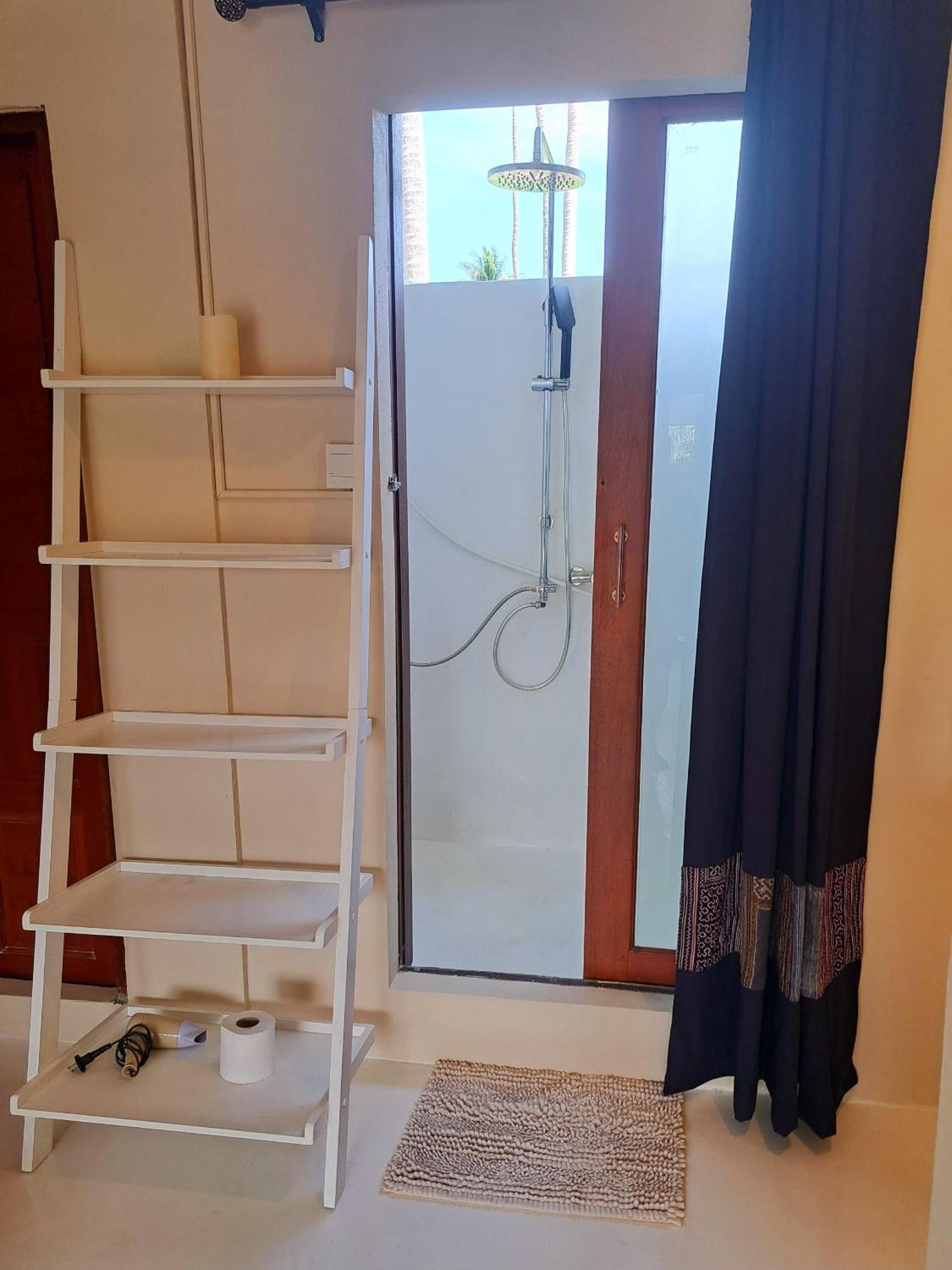 Laura Guest House-Adult Only- Hua Thanon  Buitenkant foto